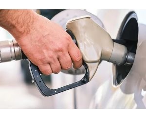 A partir de hoy 1 de abril de 2026, la gasolina tendrá un incremento en Colombia de 375 pesos
