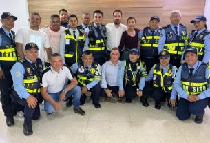 Alcalde de Calarcá conmemoró el Día del Agente de Tránsito con acto en el despacho municipal