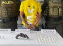 En el Barrio Simón Bolívar de armenia, la policía logró la captura de un hombre con un arma de fuego y varias dosis de cocaína