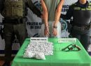 La Policía de Calarcá logró la capturan de un hombre que estaba armado y tenía en su poder 700 dosis de base de coca