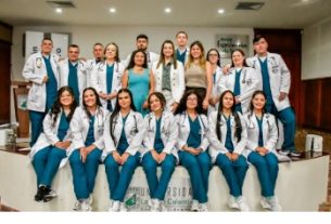 Estudiantes de Medicina Veterinaria y Zootecnia participaron en la primera imposición de batas de La Gran Colombia Armenia