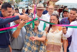 Alcalde de Circasia entregó la intervención de la Transversal 15 y puso en funcionamiento un nuevo semáforo