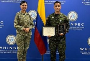El teniente Juan Pablo Burbano Argoti, enfermero militar, obtuvo el primer lugar con honores en durante el Curso MEDAC, realizado en Estados Unidos