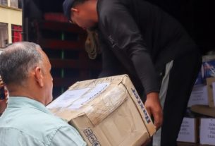 Alcalde de Armenia, recibe las ayudas humanitarias enviadas del gobierno nacional a través de la campaña ‘Colombia, un solo corazón’