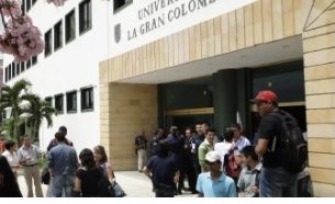 La Universidad La Gran Colombia, seccional Armenia, analiza regreso a clases tras encuentro con representantes estudiantiles