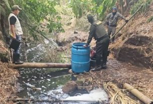 CRQ decomisa madera y equipos usados para captar agua sin autorización en Armenia y La Tebaida